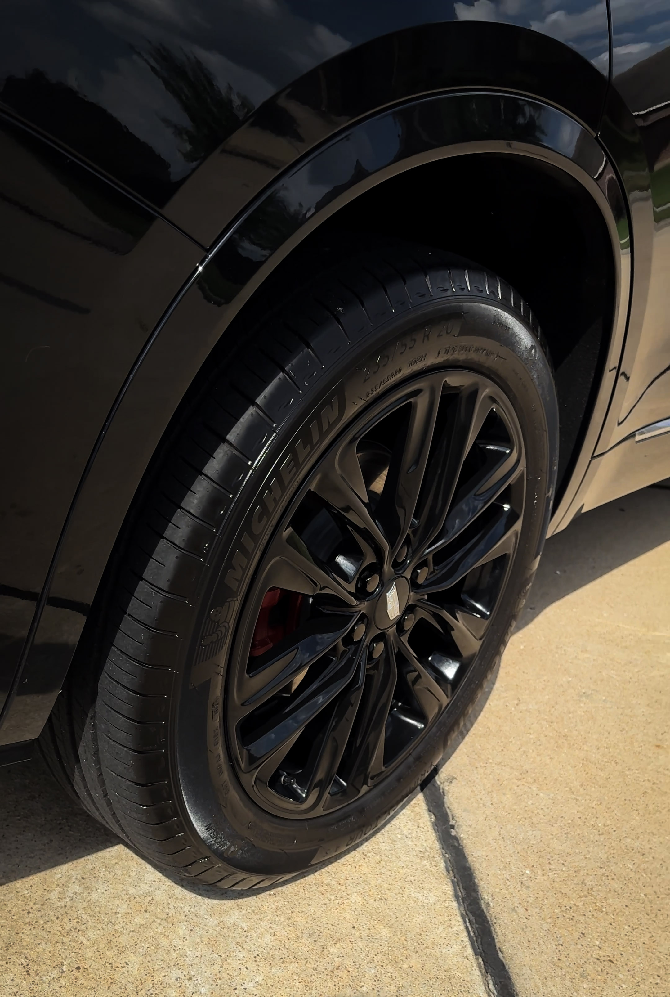 Cadillac XT6 - Wheel & Tire Dressing